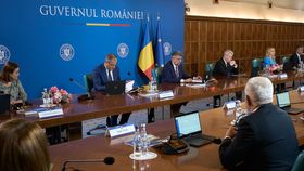 Guvernul amână scumpirile în anul electoral! Taxele și impozitele ar urma să crească în 2025